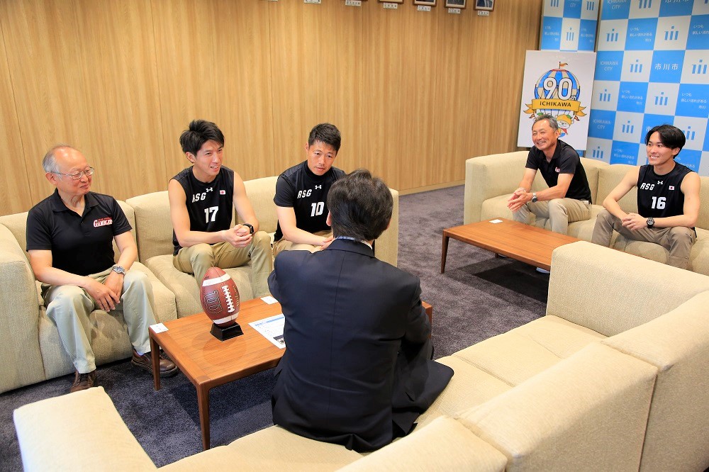 写真:歓談の様子