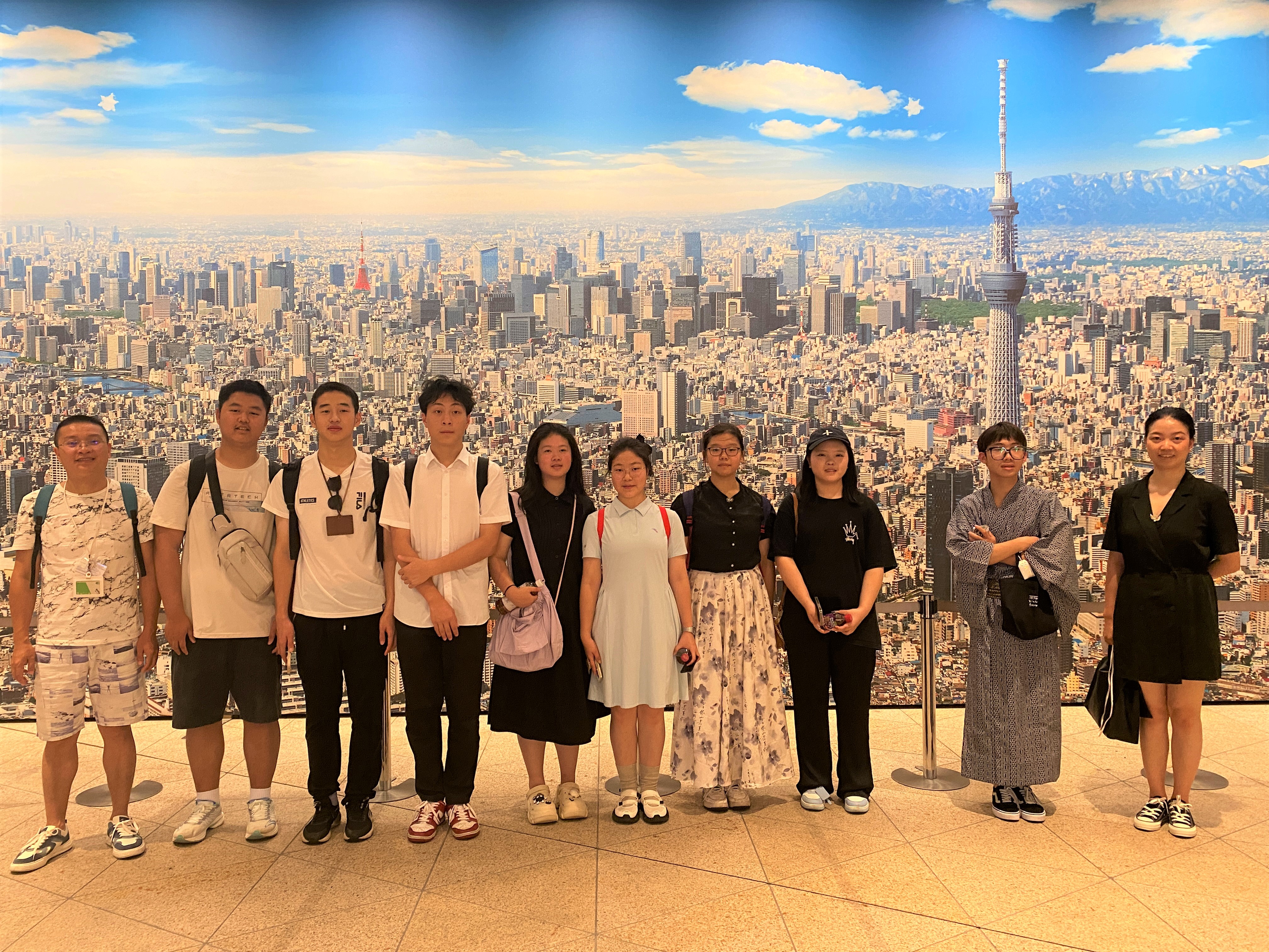 写真：スカイツリーで記念撮影