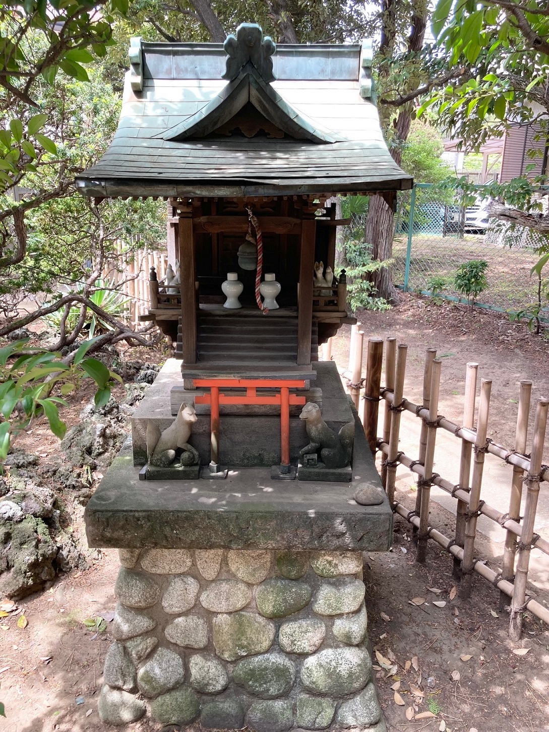 写真：勝家住宅主屋・稲荷社（2）