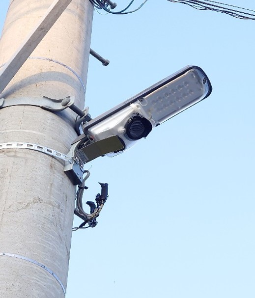 カメラ付き防犯灯の画像
