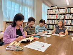 写真：読書会の様子