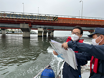消防艇ちどりによる臨海部視察の画像