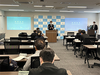 記者会見の画像