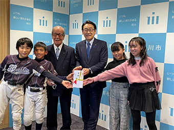 市川市子ども会育成会連絡協議会より 歳末助け合い募金寄附贈呈の画像