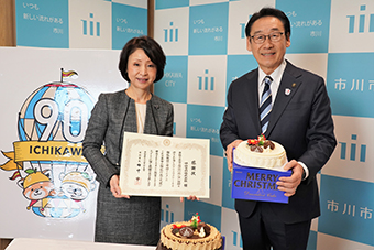 横山香料株式会社より福祉施設への クリスマスケーキ贈呈式の画像