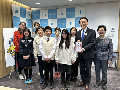 市川市子ども会育成会連絡協議会「歳末助け合い募金」寄附贈呈式の画像