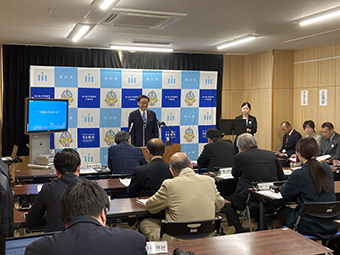 定例記者会見の画像