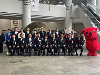 写真:千葉県立現代産業科学館の開館30周年記念セレモニーでの集合写真