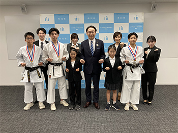 明桜塾（空手）選手　表敬訪問の画像