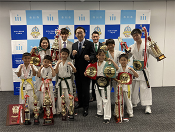 優弥道場　（新空手・キックボクシング）選手
市長表敬訪問の画像