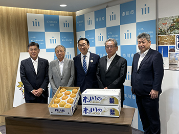 JAいちかわ「市川のなし」寄附贈呈式の画像