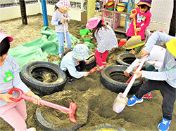 お砂場遊びの画像