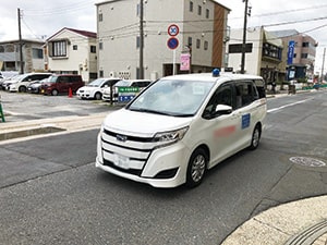 民間団体による青色防犯パトロールの画像