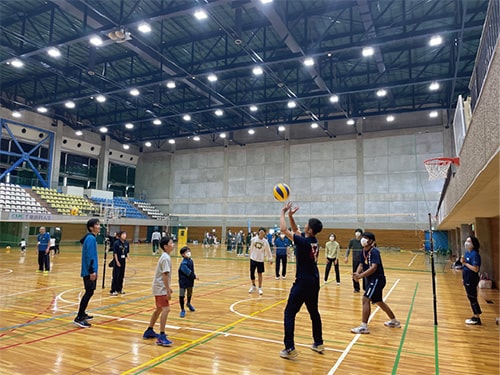 画像:ミニバレーボールを楽しむ子どもたち