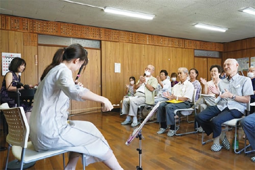 画像:ミニコンサート(ピアノと二胡(にこ))