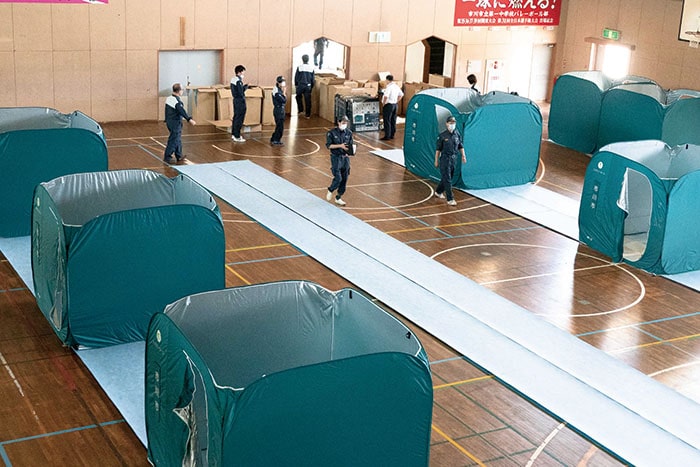 写真:避難時に使用する個室テント